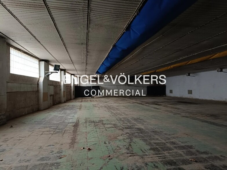 Industrial in Sant Martí de Tous, Barcelona for sale - Building Photo - Image 2 of 5