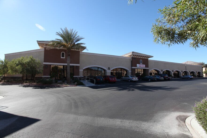 4285 N Rancho Dr, Las Vegas, NV à vendre - Photo du bâtiment - Image 2 de 18