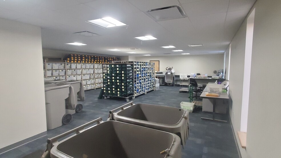 2421 Production Dr, Indianapolis, IN for lease - Interior Photo - Image 2 of 5