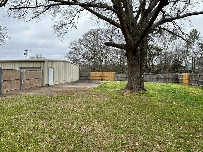 716 W Georgetown St, Crystal Springs, MS à louer - Photo du bâtiment - Image 3 de 5