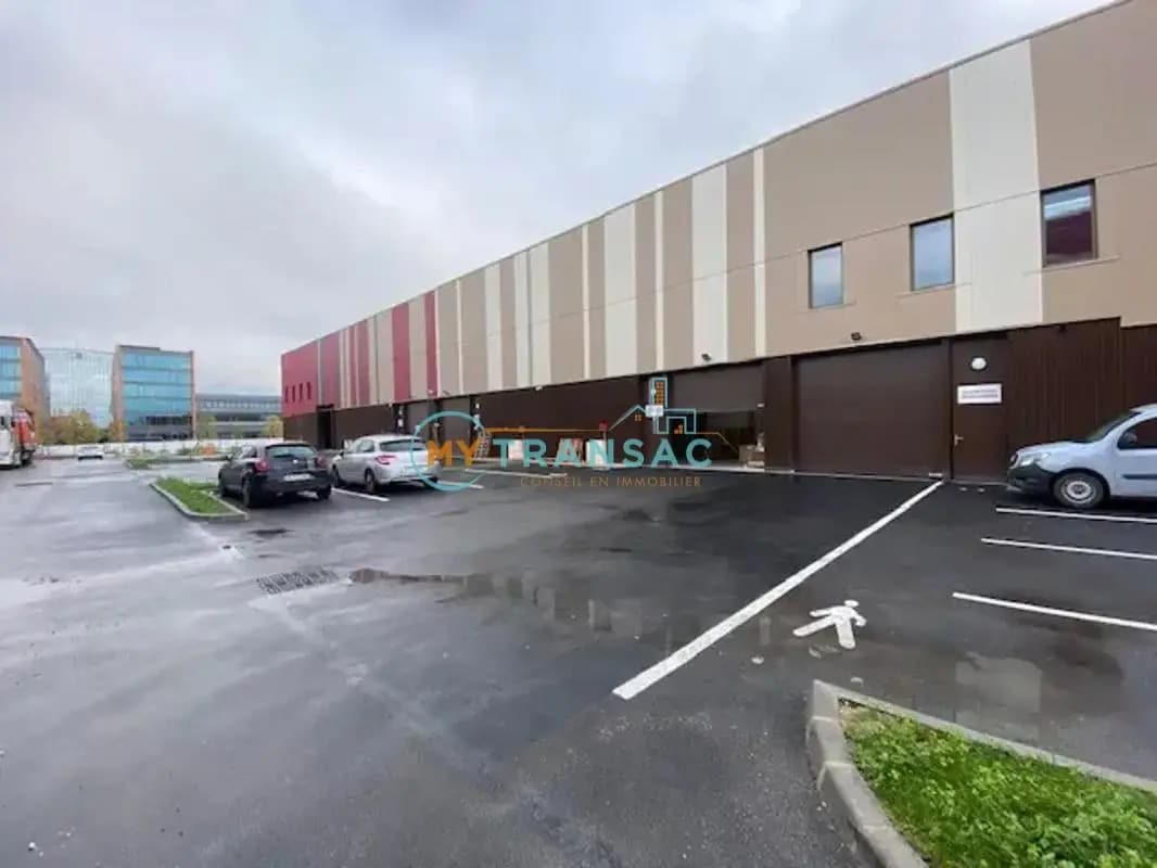 Flex in Gennevilliers for sale Building Photo- Image 1 of 12