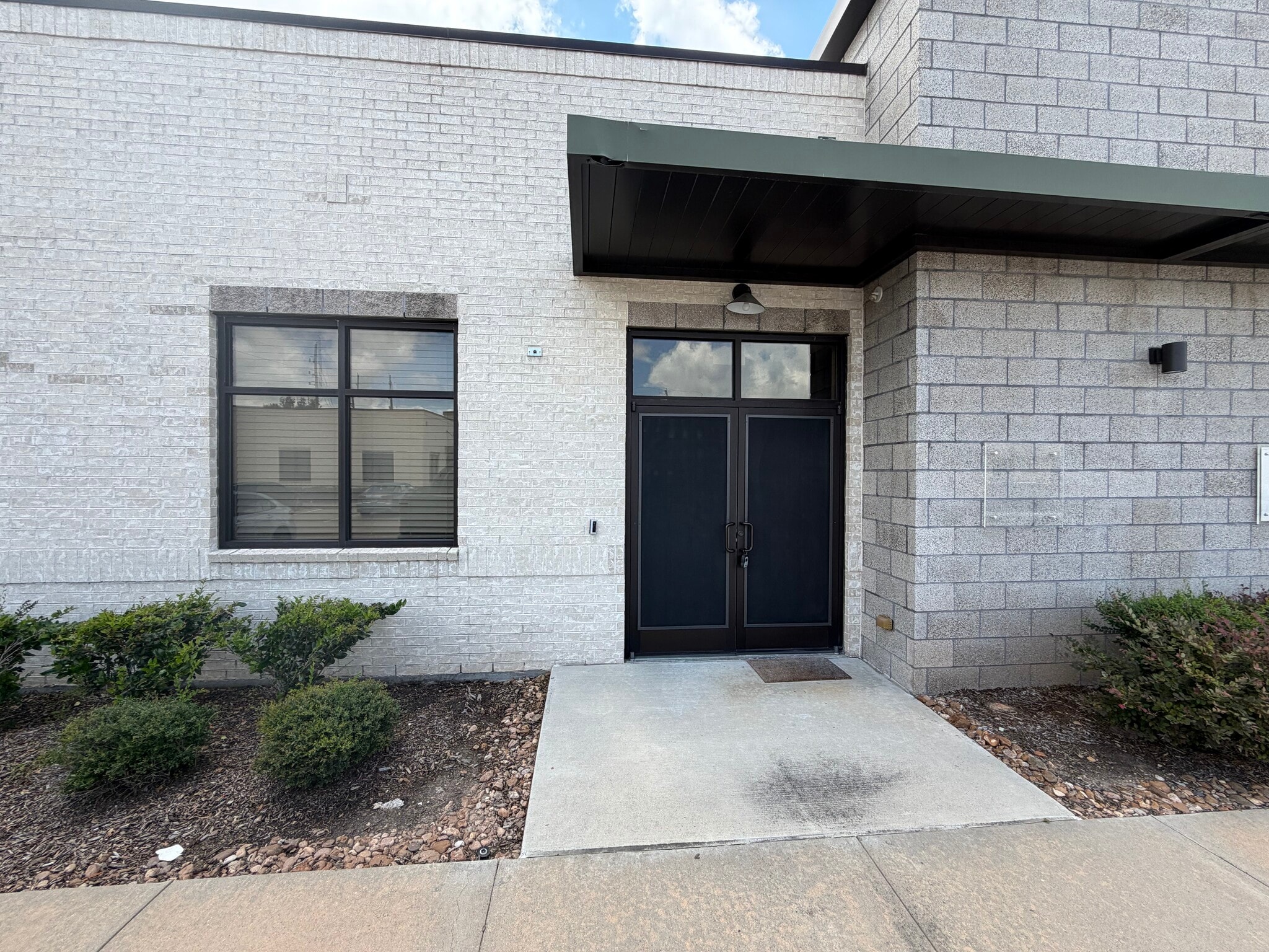 12440 Emily Ct, Sugar Land, TX for lease Building Photo- Image 1 of 17