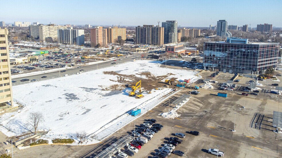 4 Lansing Sq, Toronto, ON for sale - Primary Photo - Image 1 of 1