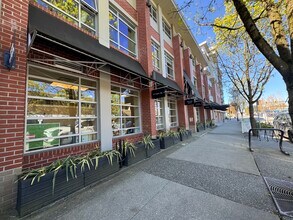 22320 Lougheed Hwy, Maple Ridge, BC for lease Interior Photo- Image 1 of 11