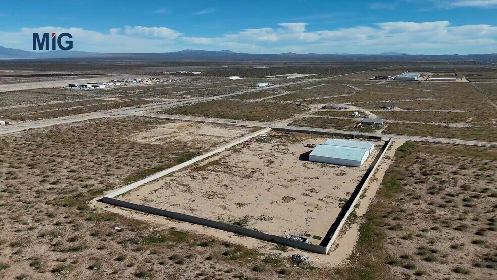 22245 Mitchell Blvd, California City, CA à louer - Vidéo sur l’inscription commerciale - Image 2 de 34