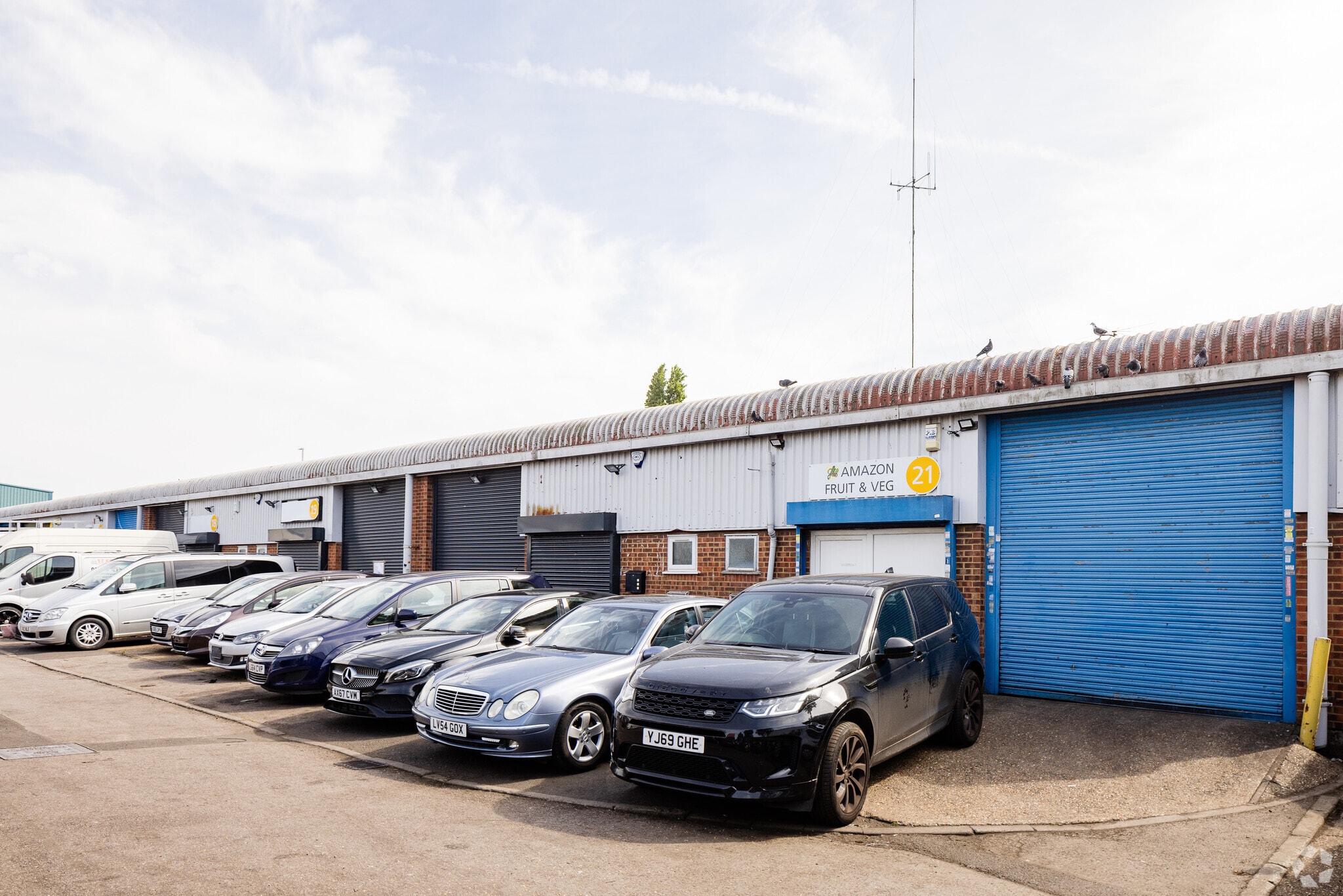 Betam Rd, Hayes for lease Primary Photo- Image 1 of 4