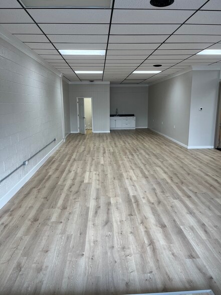 2107 Whitesburg Dr SE, Huntsville, AL for lease - Building Photo - Image 2 of 7