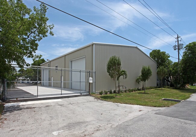Plus de détails pour 815 NW 57th Ct, Fort Lauderdale, FL - Industriel à louer