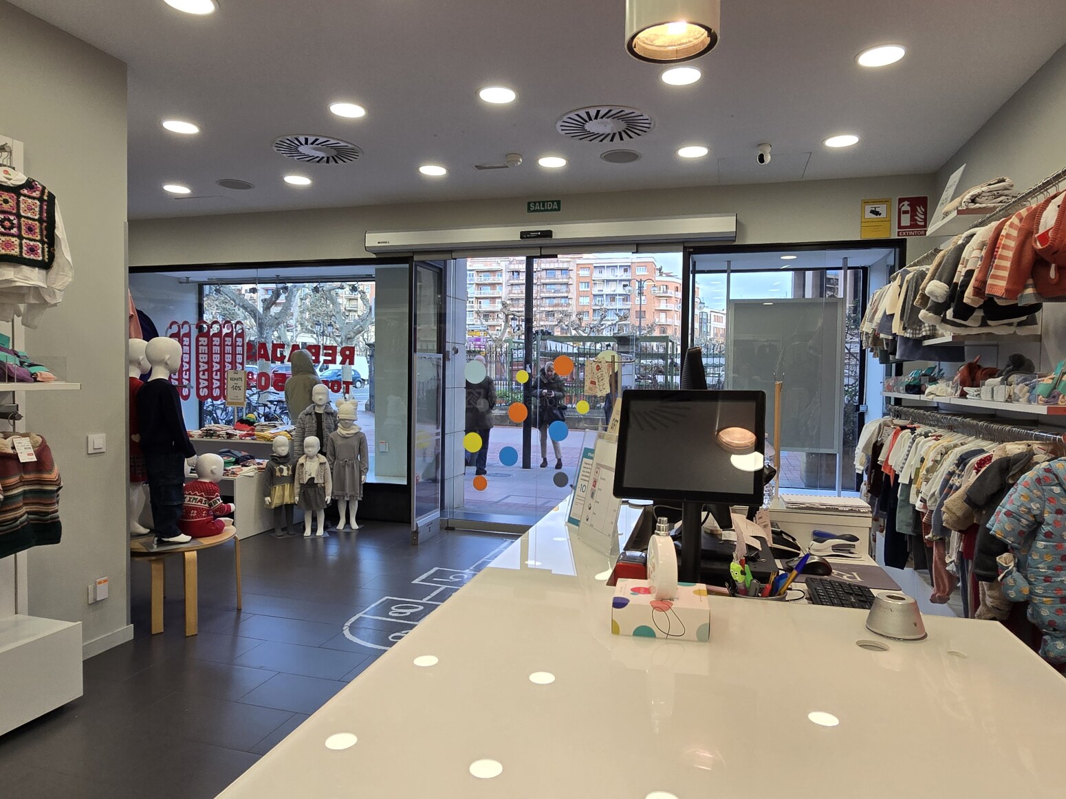 Commerce de détail dans Logroño, La Rioja à louer Photo principale- Image 1 de 3