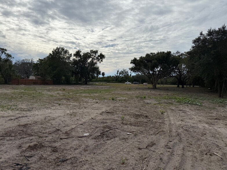 7108-7110 Little Rd, New Port Richey, FL à vendre - Photo du bâtiment - Image 3 de 4