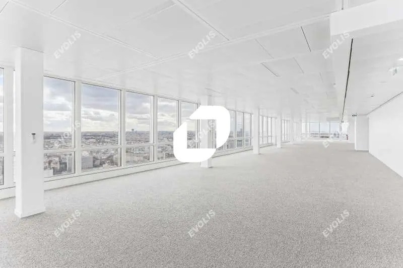 Office in Montreuil for lease - Building Photo - Image 2 of 19