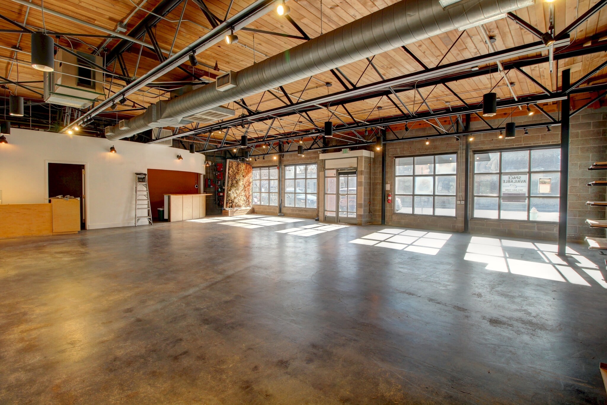 2005-2015 Pearl St, Boulder, CO for lease Interior Photo- Image 1 of 4