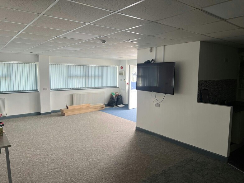 Mill Rd, Durham à louer - Photo du bâtiment - Image 2 de 3