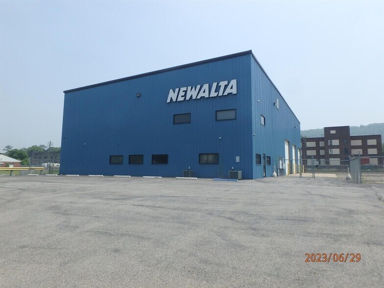 125 Montgomery St, Montgomery, PA à vendre - Photo principale - Image 1 de 4