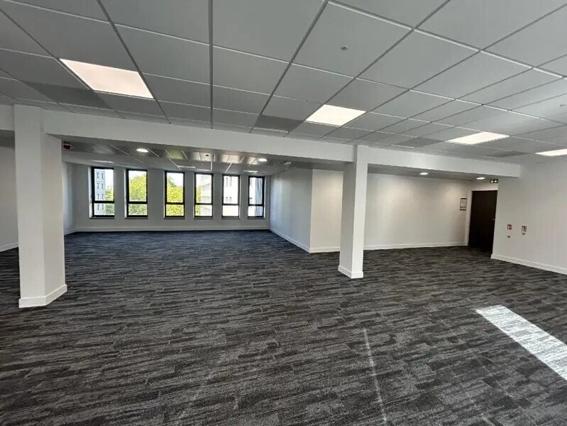 35-37 Rue Louis Guérin, Villeurbanne for lease Interior Photo- Image 1 of 2
