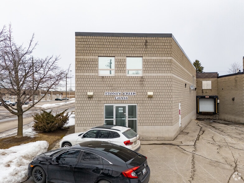 504 Kenora Ave, Hamilton, ON for lease - Primary Photo - Image 1 of 3