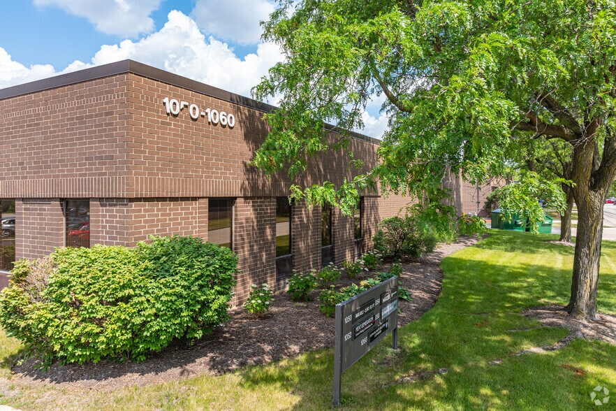 1050-1060 N Dupage Ave, Lombard, IL à louer - Photo principale - Image 1 de 4