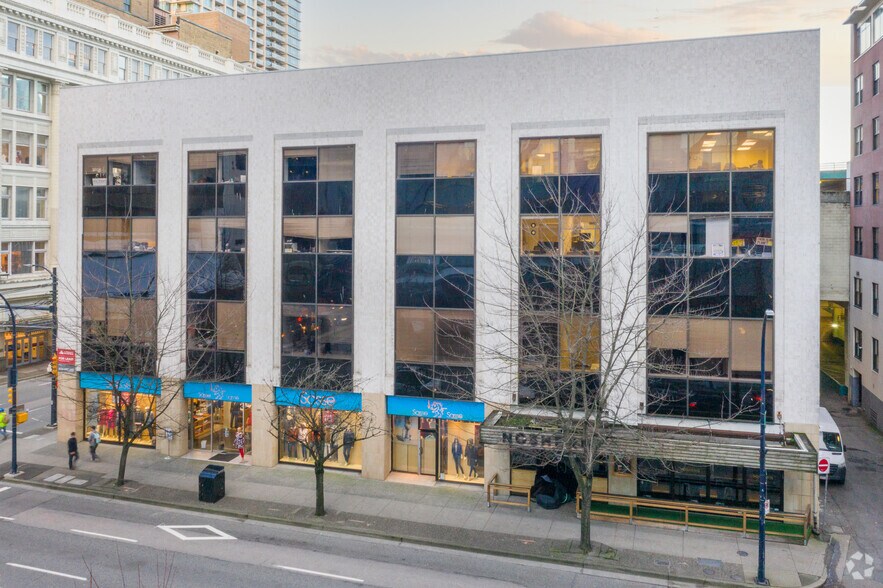 698 Seymour St, Vancouver, BC à louer - Photo du bâtiment - Image 2 de 8