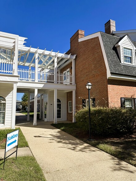 11350 Pembrooke Sq, Waldorf, MD for sale - Building Photo - Image 3 of 18