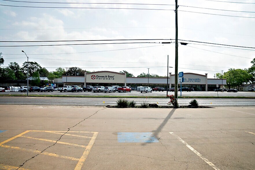 220 S Palestine St, Athens, TX à vendre - Photo du bâtiment - Image 3 de 10
