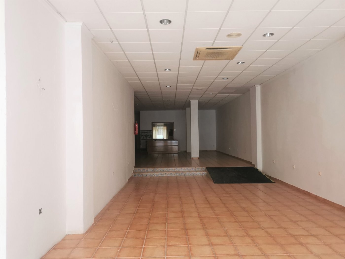 Retail in Ontinyent, Valencia for lease Building Photo- Image 1 of 5
