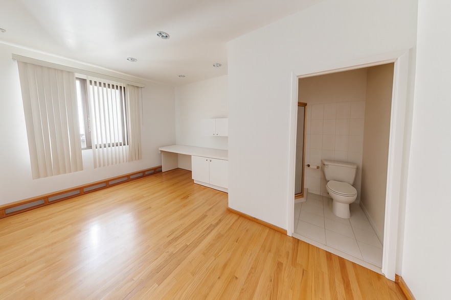 9921 4th Ave, Brooklyn, NY à louer - Photo intérieure - Image 2 de 6