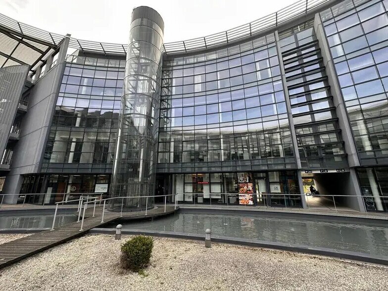 Bureau dans Schiltigheim à louer - Photo du bâtiment - Image 2 de 7