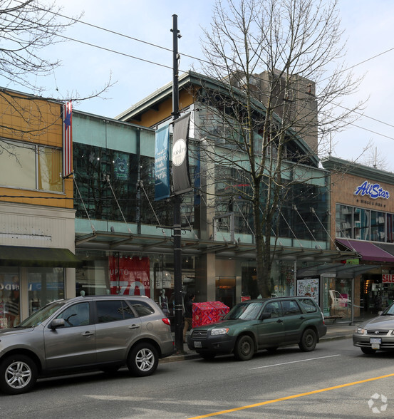 1172-1194 Robson St, Vancouver, BC à louer - Photo du bâtiment - Image 3 de 12