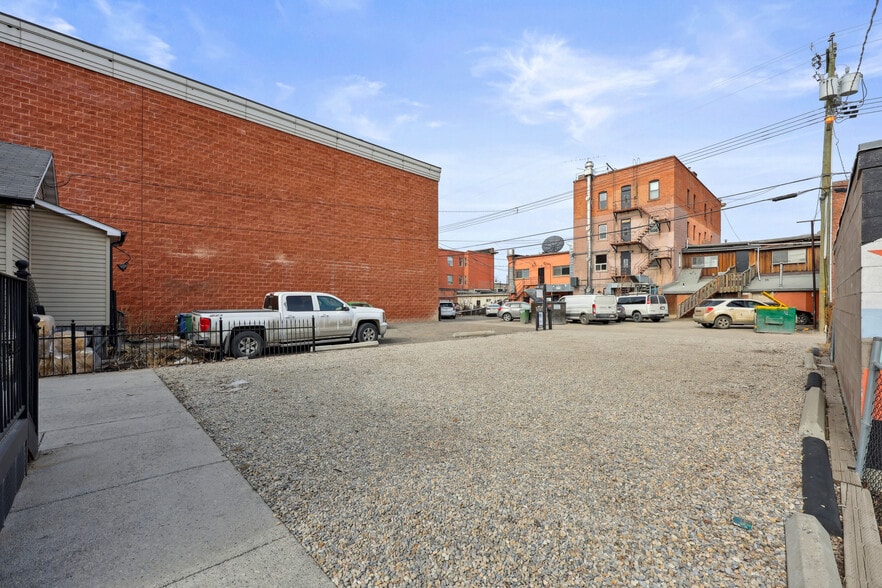 1220 10 Av SE, Calgary, AB for sale - Building Photo - Image 3 of 13