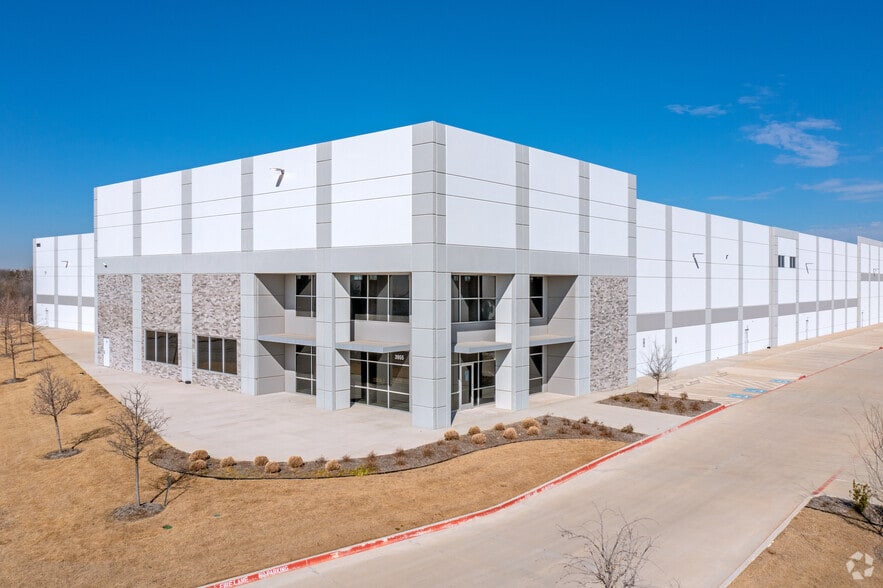 3955 Interstate 30, Grand Prairie, TX for lease - Building Photo - Image 1 of 7