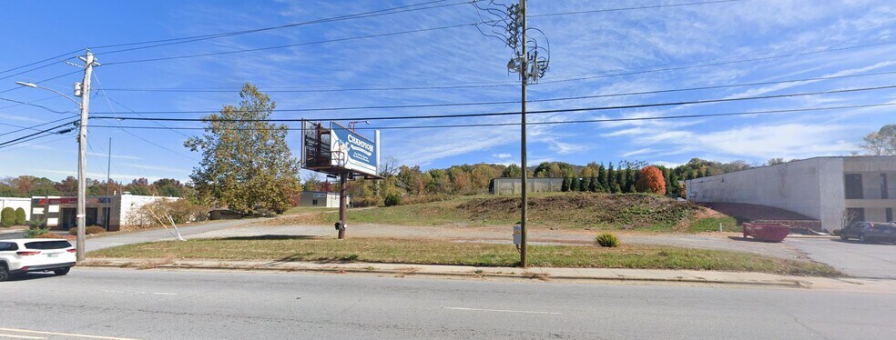 1260 Hendersonville Rd, Asheville, NC à vendre - Photo du bâtiment - Image 2 de 11