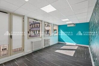 32 Rue De Ponthieu, Paris for lease Interior Photo- Image 2 of 14