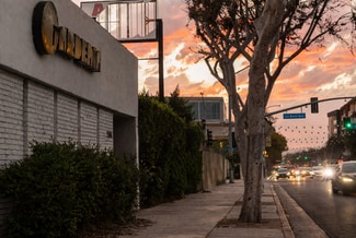 Plus de détails pour 7066 Santa Monica Blvd, West Hollywood, CA - Commerce de détail à louer