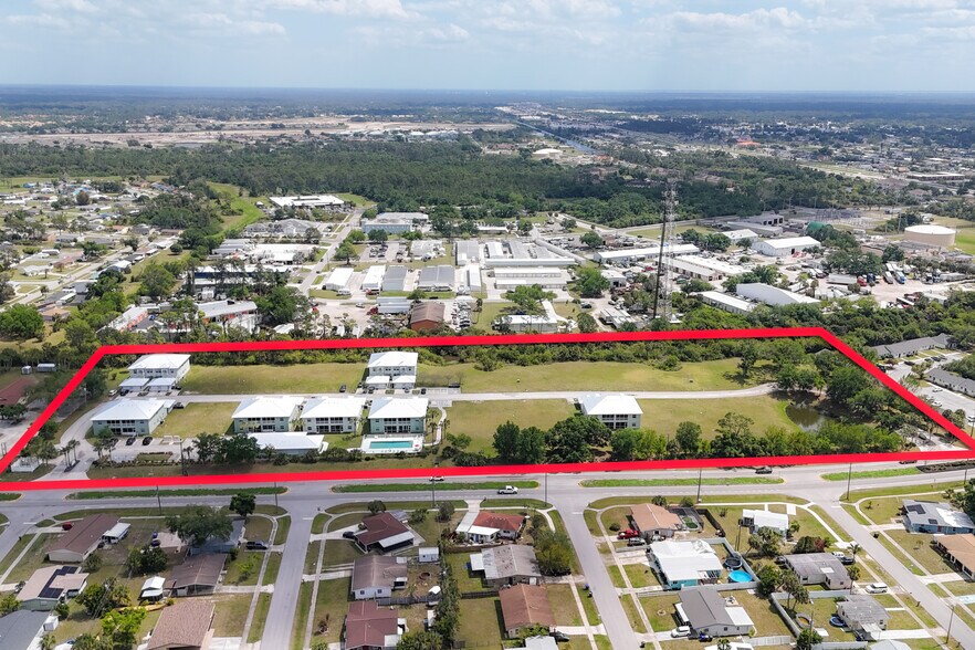 4520 S Biscayne Dr, North Port, FL à vendre - Aérien - Image 2 de 73