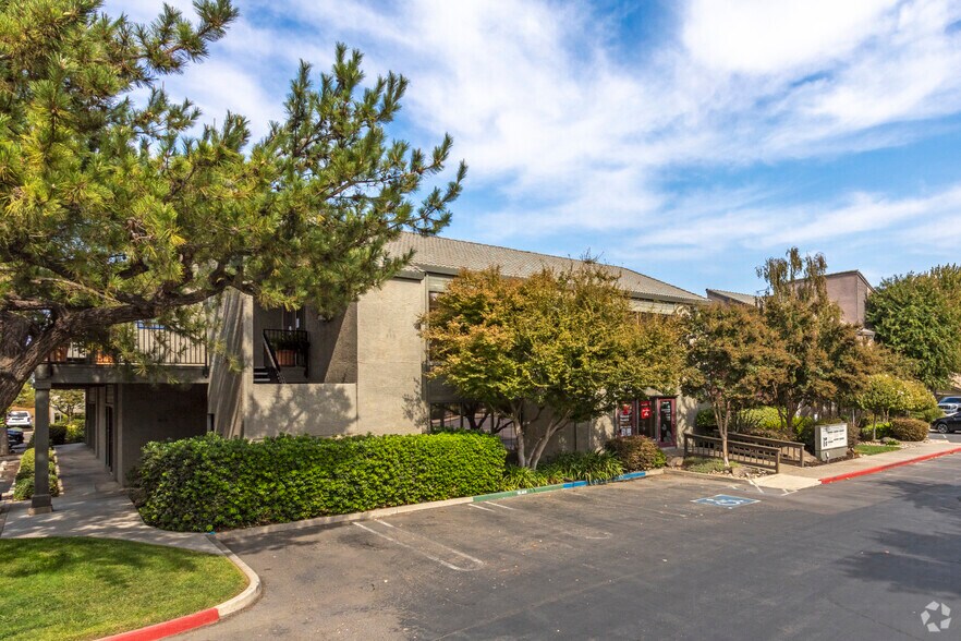 2937 Veneman Ave, Modesto, CA à louer - Photo du bâtiment - Image 2 de 4