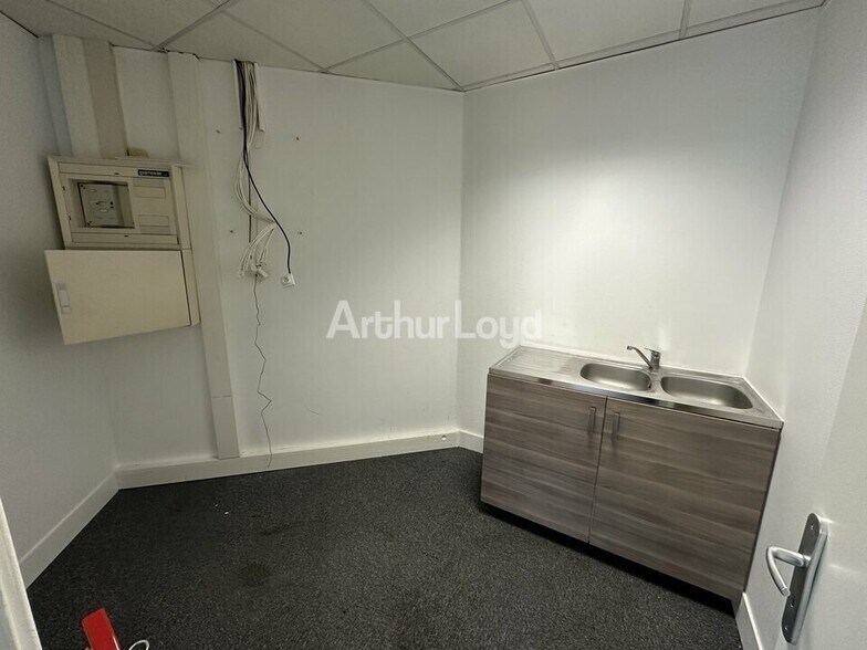 Office in Reims for lease - Interior Photo - Image 3 of 5