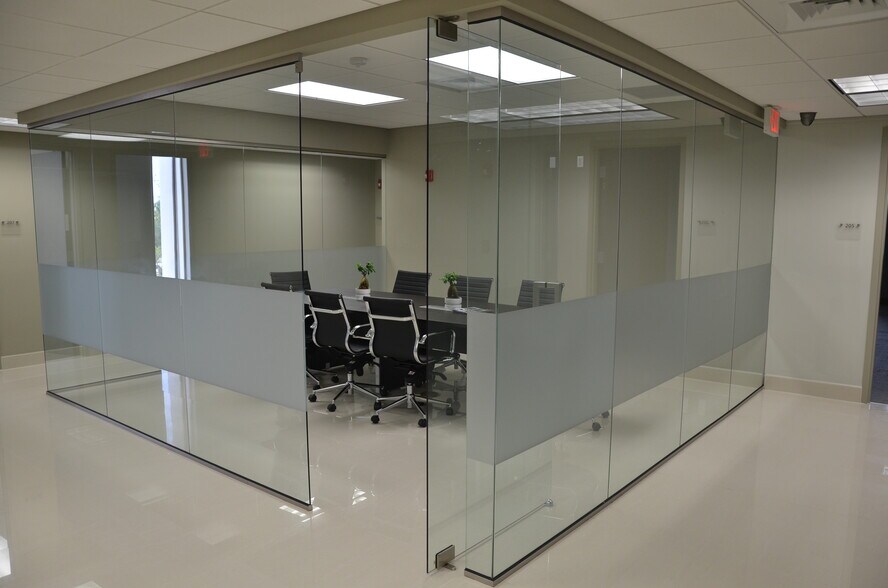 3200 N University Dr, Coral Springs, FL à louer - Photo du bâtiment - Image 2 de 10