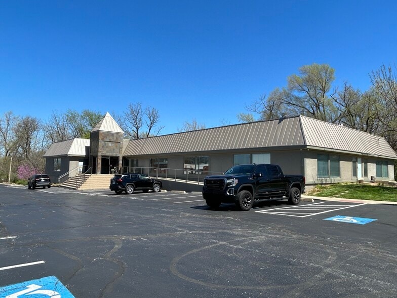 6950 W 56th St, Mission, KS for sale - Primary Photo - Image 1 of 19