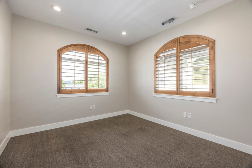 118 W Winchester St, Murray, UT for sale - Building Photo - Image 3 of 18