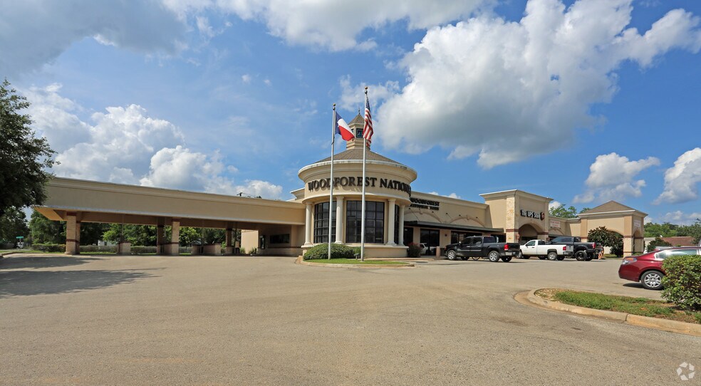 550 Montgomery St, Willis, TX à louer - Photo du bâtiment - Image 2 de 6