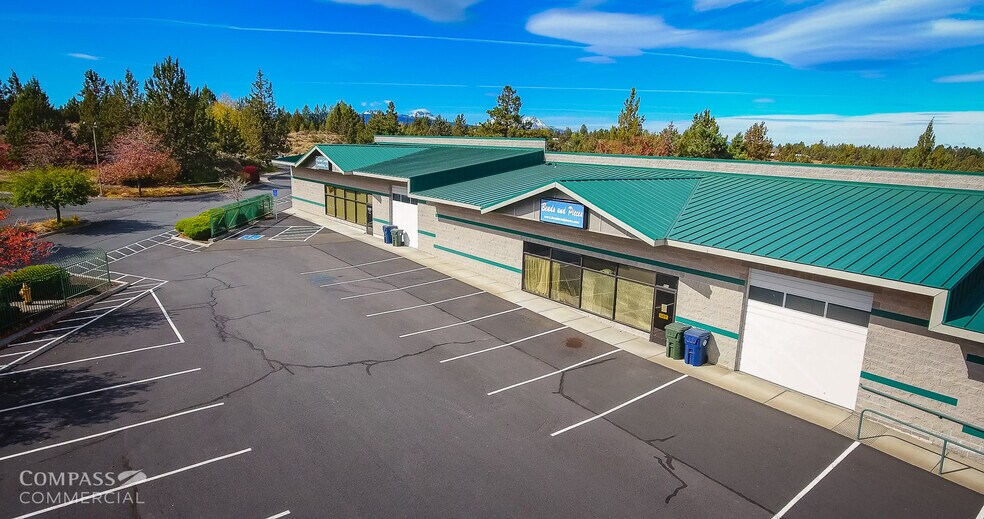 63830 Clausen Rd, Bend, OR à louer - Photo du bâtiment - Image 2 de 4