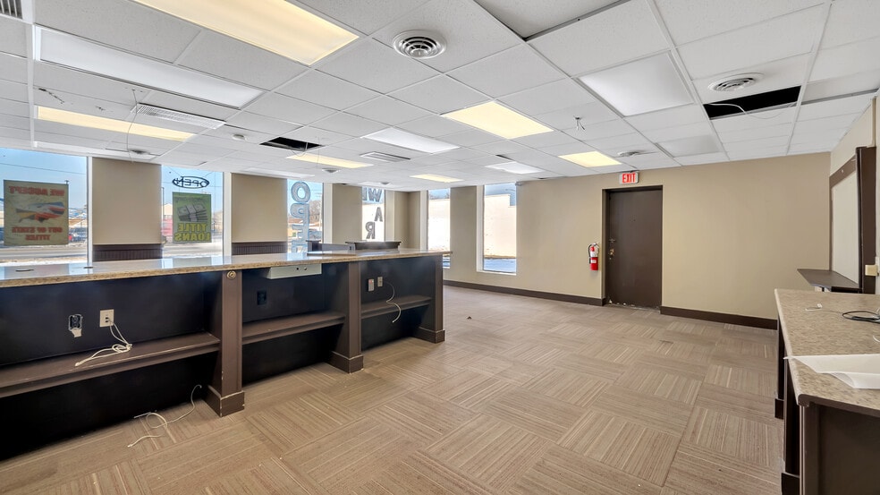 3751 W 79th St, Chicago, IL à louer - Photo du bâtiment - Image 3 de 12