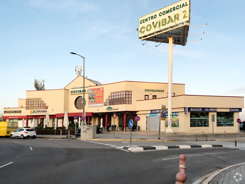 Commerce de détail dans Rivas-Vaciamadrid, Madrid à louer - Photo du bâtiment - Image 2 de 2