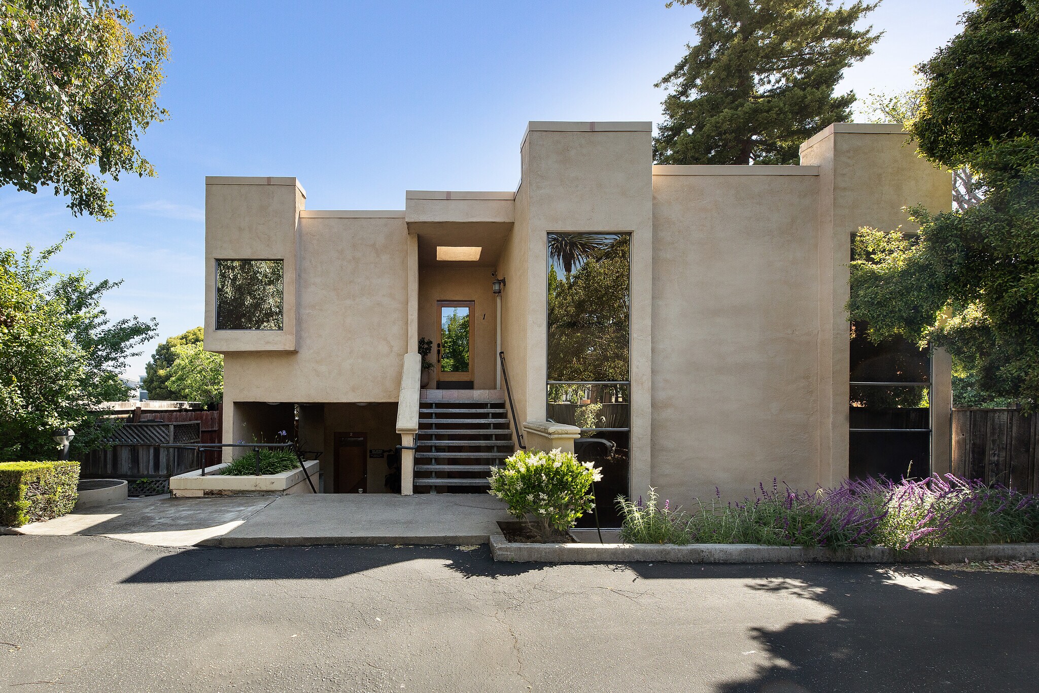 320 N San Mateo Dr, San Mateo, CA à vendre Photo du bâtiment- Image 1 de 1