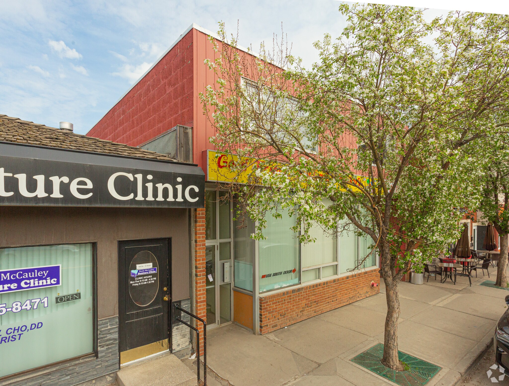 10809-10811 95 St NW, Edmonton, AB à vendre Photo principale- Image 1 de 2