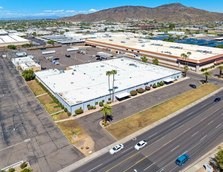 2222 W Peoria Ave, Phoenix, AZ à louer - Photo du bâtiment - Image 3 de 14