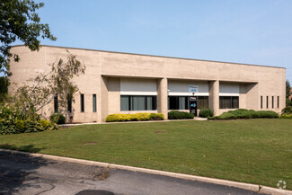 More details for 47 Mall Dr, Commack, NY - Industrial for Lease