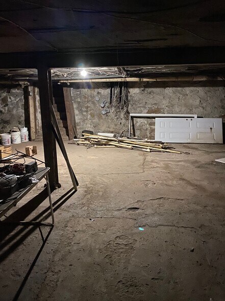 57 Whiting St, New Britain, CT à louer - Photo du bâtiment - Image 2 de 18