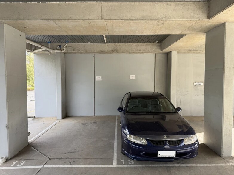 211 Warrigal Rd, Hughesdale for lease - Building Photo - Image 3 of 3