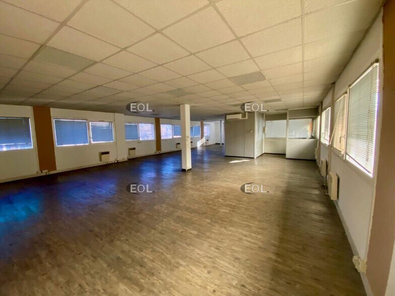 Office in Vitrolles for lease - Interior Photo - Image 3 of 4